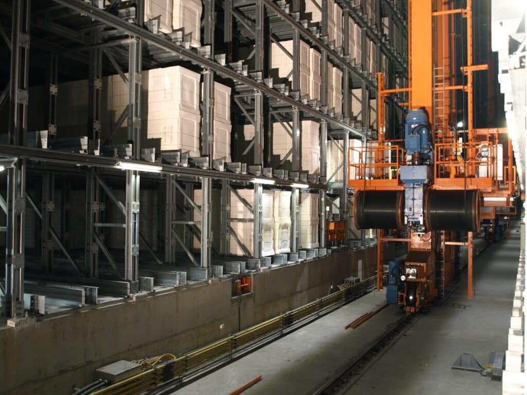 Pesmel suunnittelee ja toimittaa varastointi-, pakkaus- ja logistiikkaratkaisuja eri teollisuudenaloille.